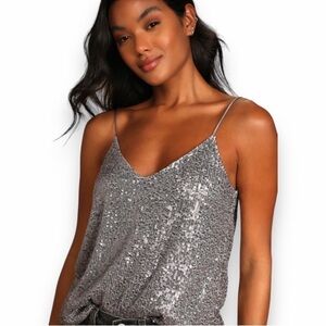 NWT LuLu’s Exclusive Sparkling Glimpse Silver Sequins Cami Top Size Medium